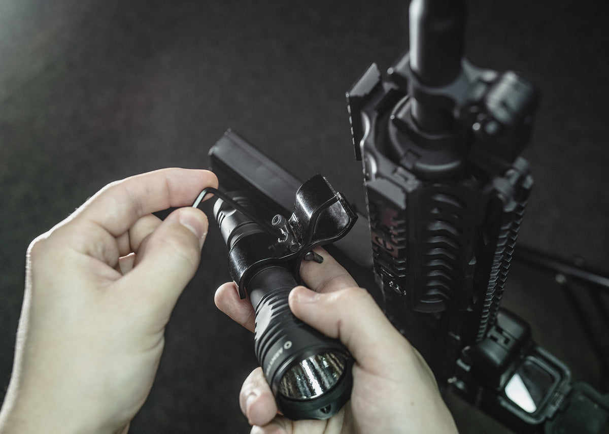 Weapon Mount AWM-01 Universalfäste för vapenlampor